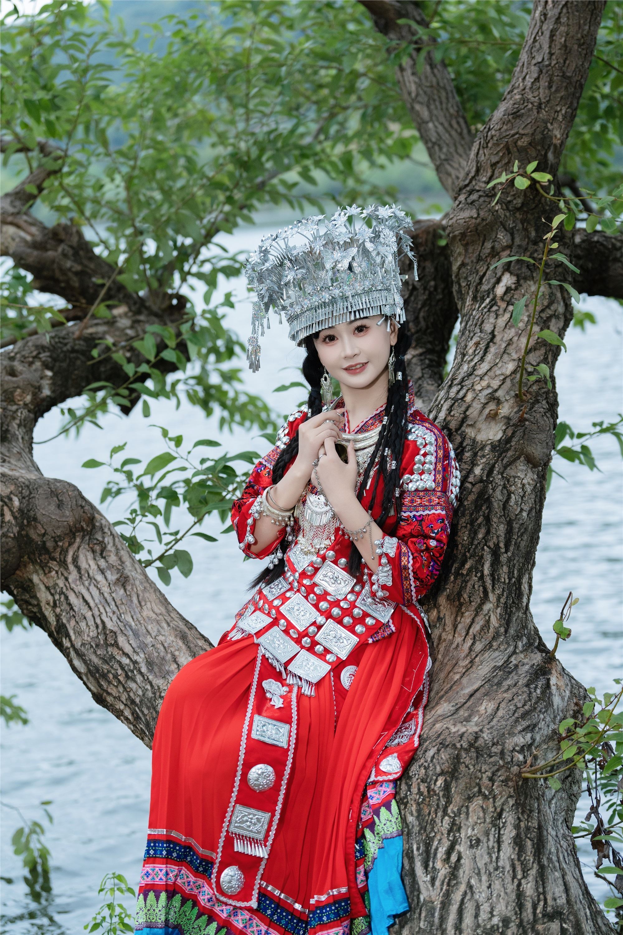 YITUYU艺图语 2025.01.20 可爱的苗疆少女 湫一只岁岁